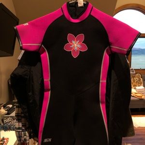 Girls wet suit